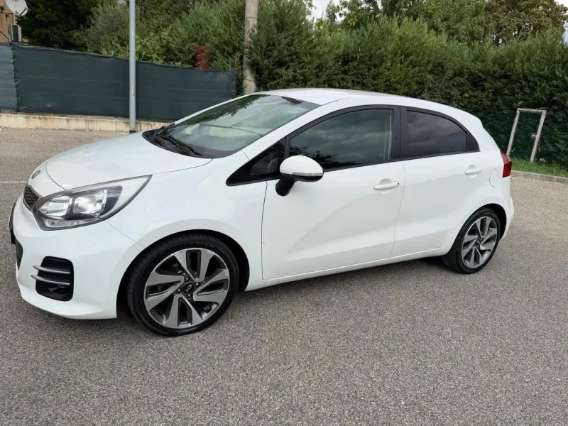 Kia Rio 1.4 crdi - NEOPATENTATI - 12 MESI DI GARANZIA - — foto 4