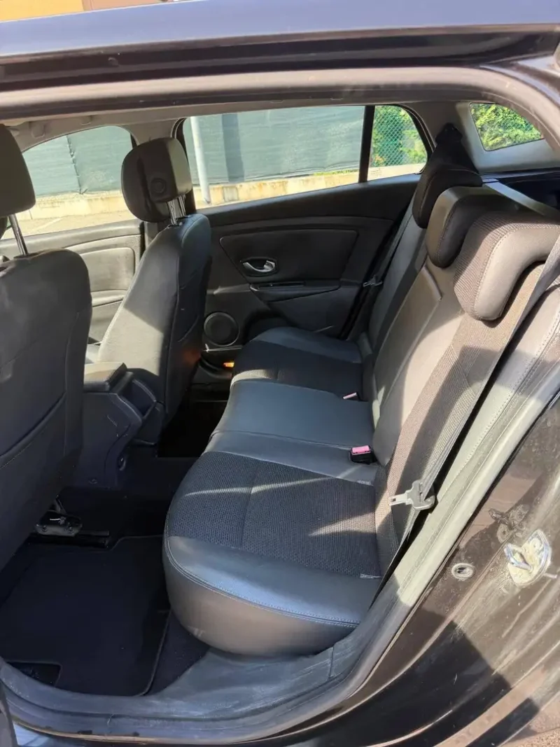 Renault Megane SporTour 1.5 dci - NAV. - 12 MESI DI GARANZIA - — foto 10