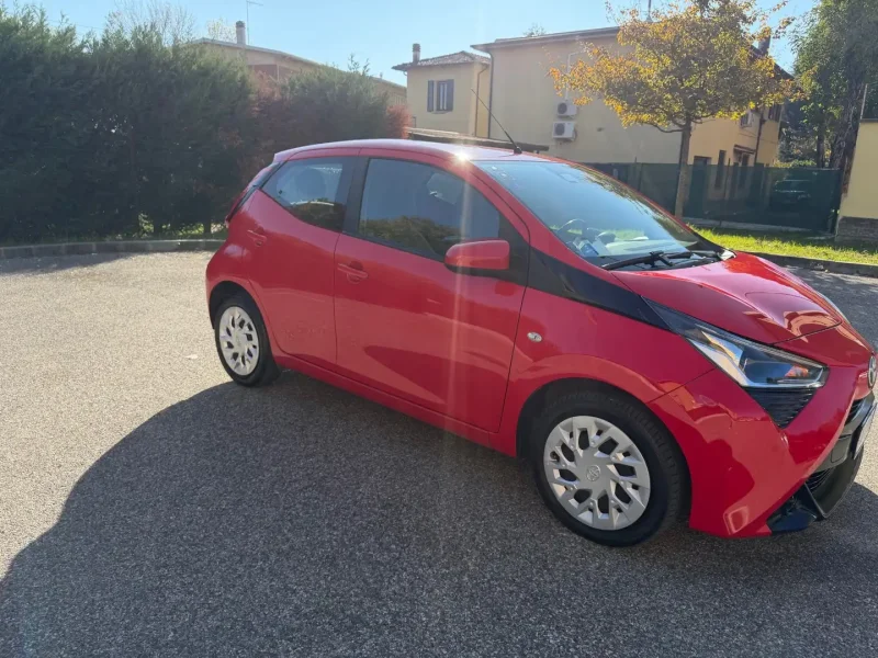 Toyota Aygo II 2018 5p 1.0 - NEOPATENTATI - 12 MESI DI GARANZIA - — foto 2
