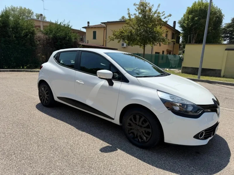 Renault Clio 1.2 - NEOPATENTATI - 12 MESI DI GARANZIA - — foto 2
