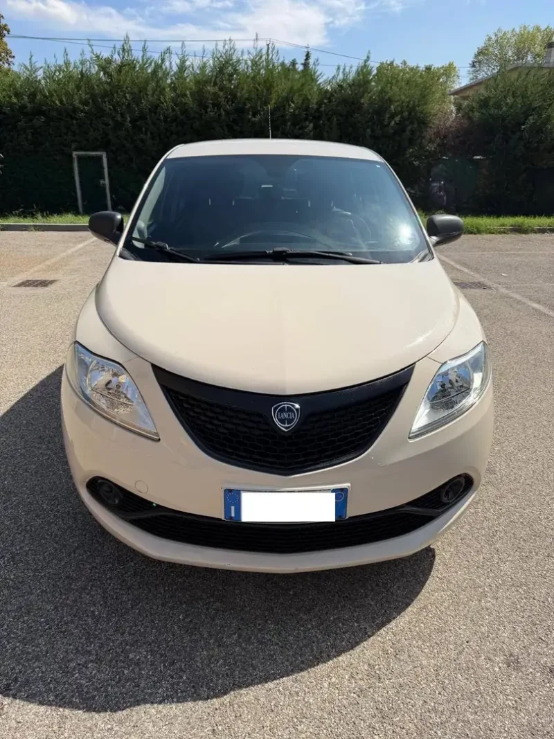 Lancia Ypsilon