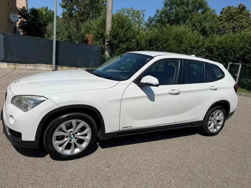 BMW X1 2.0 xdrive - AUT. - 4X4 - NAV. - 12 MESI DI GARANZIA - — foto 4