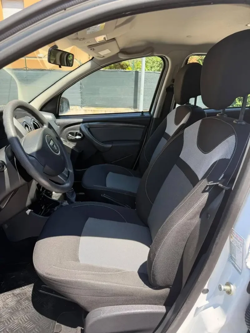 Dacia Duster 1.5 dci - NEOP. - NAV. - 12 MESI DI GARANZIA - — foto 9