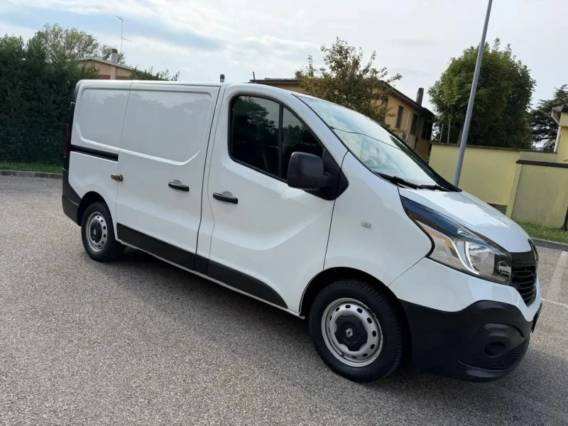 Renault Trafic 2.0 dCi - 9 POSTI - NAV - 12 MESI DI GARANZIA — foto 2